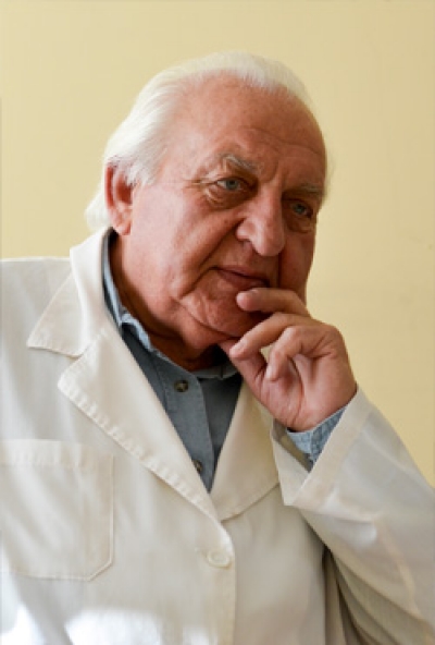Д-р Нато Василевски - Специалист по вътрешни болести и ендокринология
